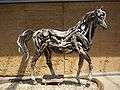 St. Austell - Eden Projekt, Skulptur Pferd aus Triftholz.jpg